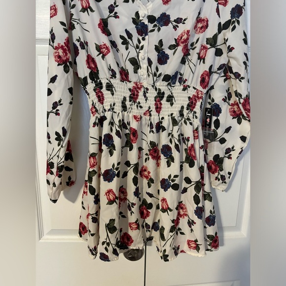 Fashionable Long Sleeve Flower Print Mini Dress 👗 - Picture 5 of 6